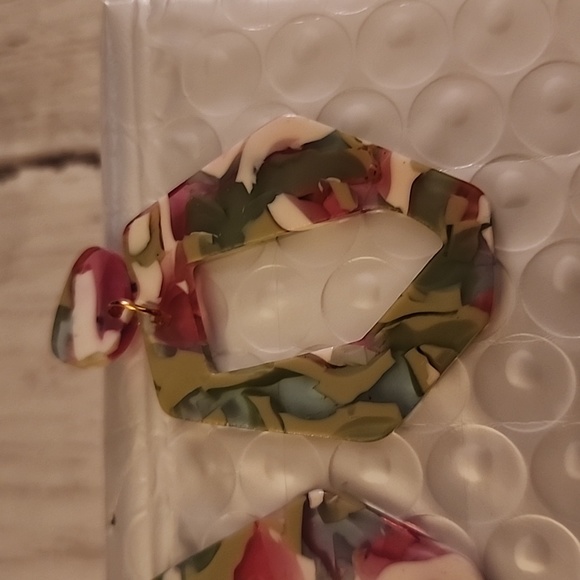 Acrylic Geometric  cut out  Earrings Stud - Picture 2 of 3